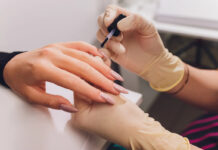 Czym jest baza hybrydowa i dlaczego jest niezbędna w manicure? Czym jest baza hybrydowa i dlaczego jest niezbędna w manicure